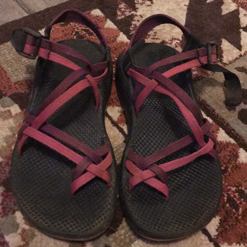 Pink women’s Chacos